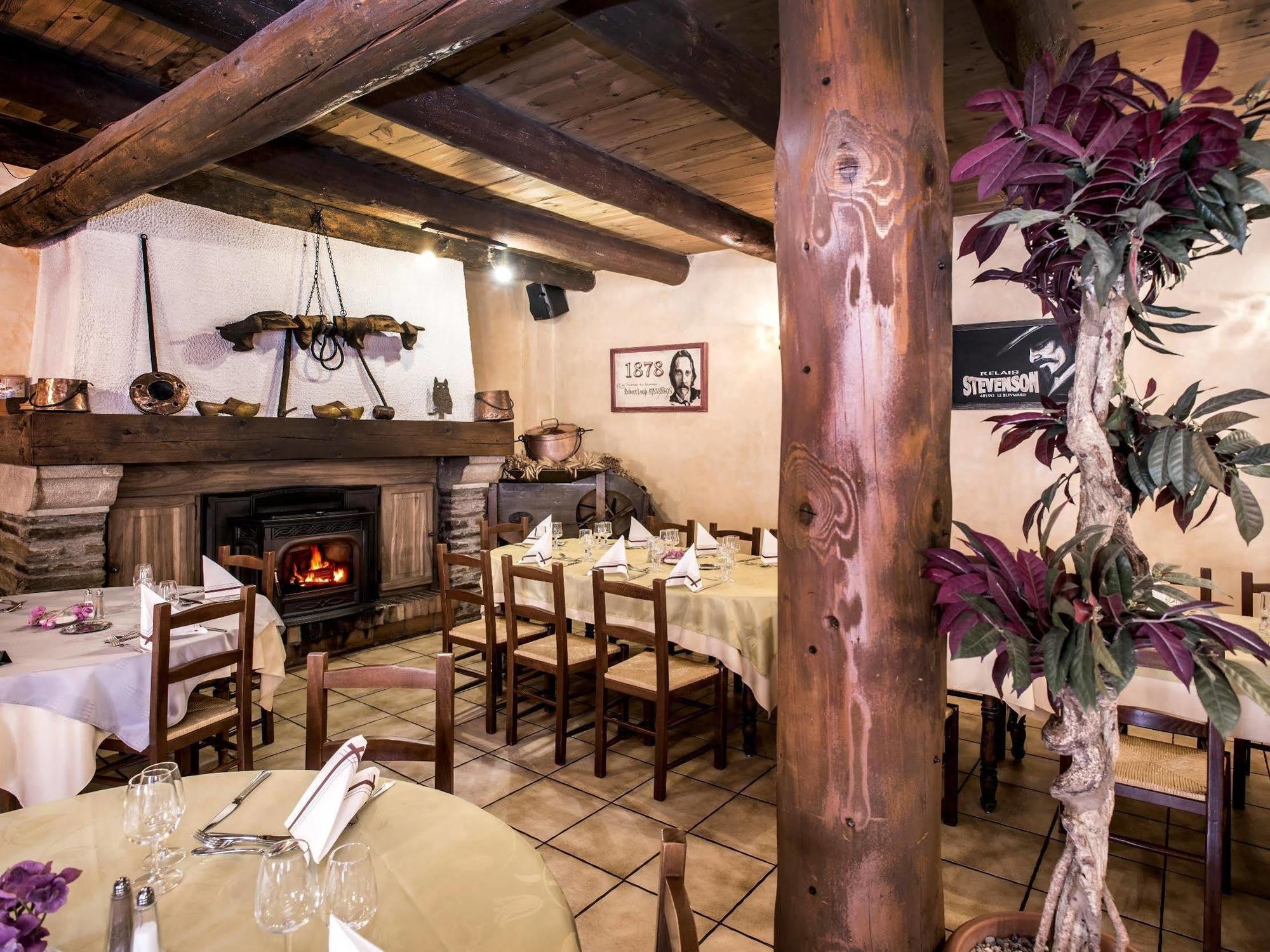 Logis Hotel Restaurant La Remise Le Bleymard Kültér fotó